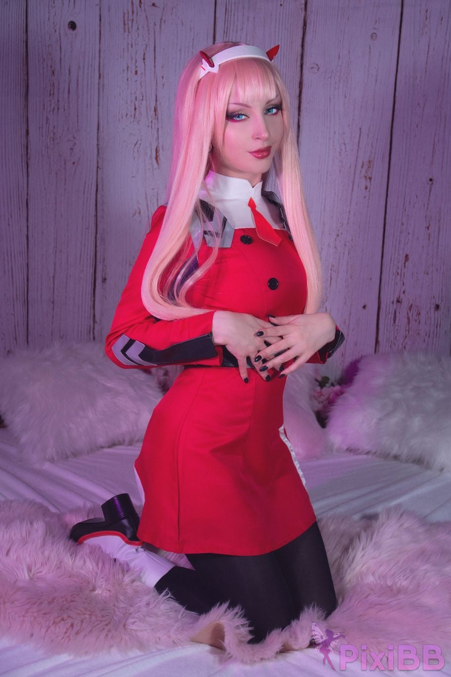 ShiroKitsune Zero Two PixiBB.COM 57