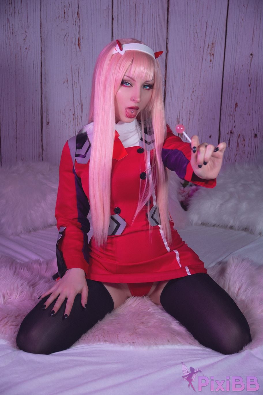 ShiroKitsune Zero Two PixiBB.COM 59