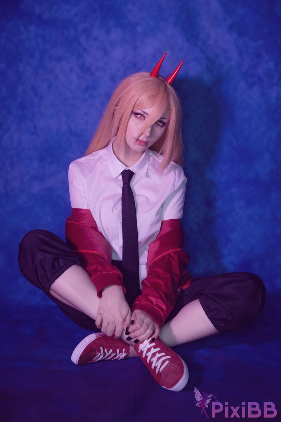 ShiroKitsune Power (Chainsaw Man) PixiBB.COM 1