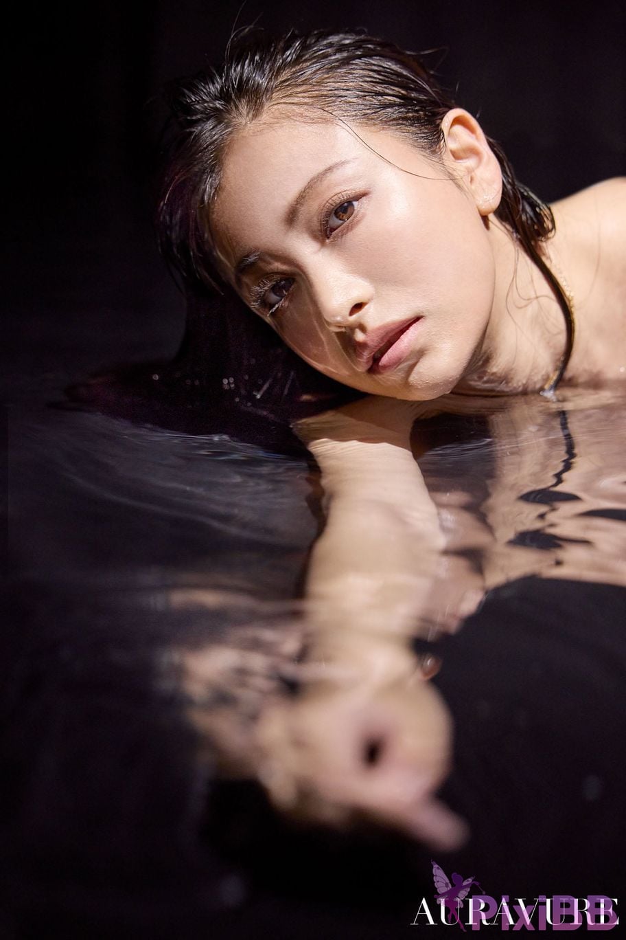 Japanese Idol Takara Suzuki Hijiri aura bule magazine 2 PixiBB.COM 075