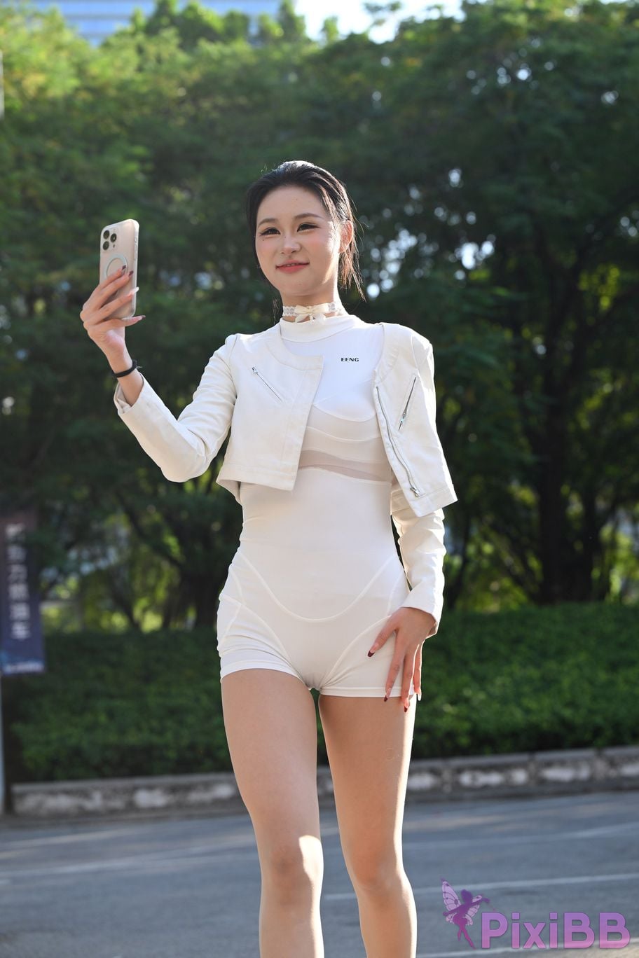 Featured Street Photography Works No.5631 Shredded Pork Long Legs Guoguo PixiBB.COM 082