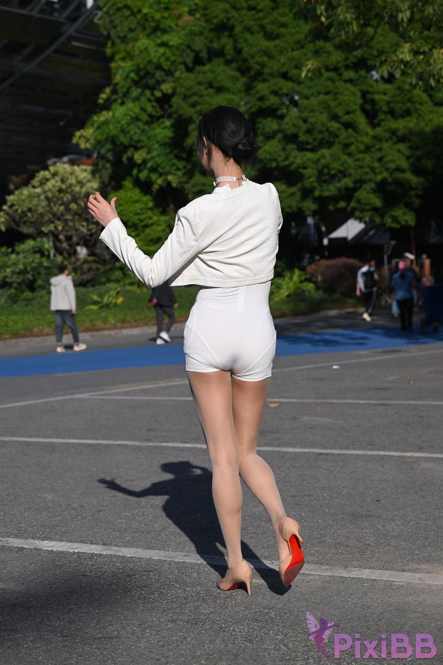 Featured Street Photography Works No.5631 Shredded Pork Long Legs Guoguo PixiBB.COM 169