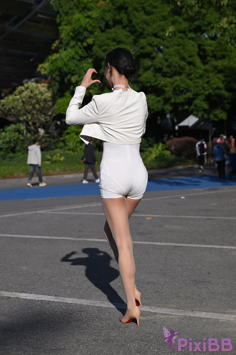 Featured Street Photography Works No.5631 Shredded Pork Long Legs Guoguo PixiBB.COM 170