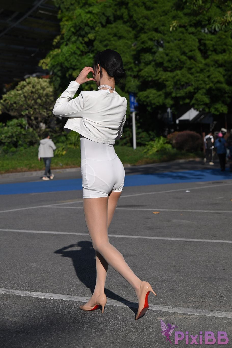 Featured Street Photography Works No.5631 Shredded Pork Long Legs Guoguo PixiBB.COM 173