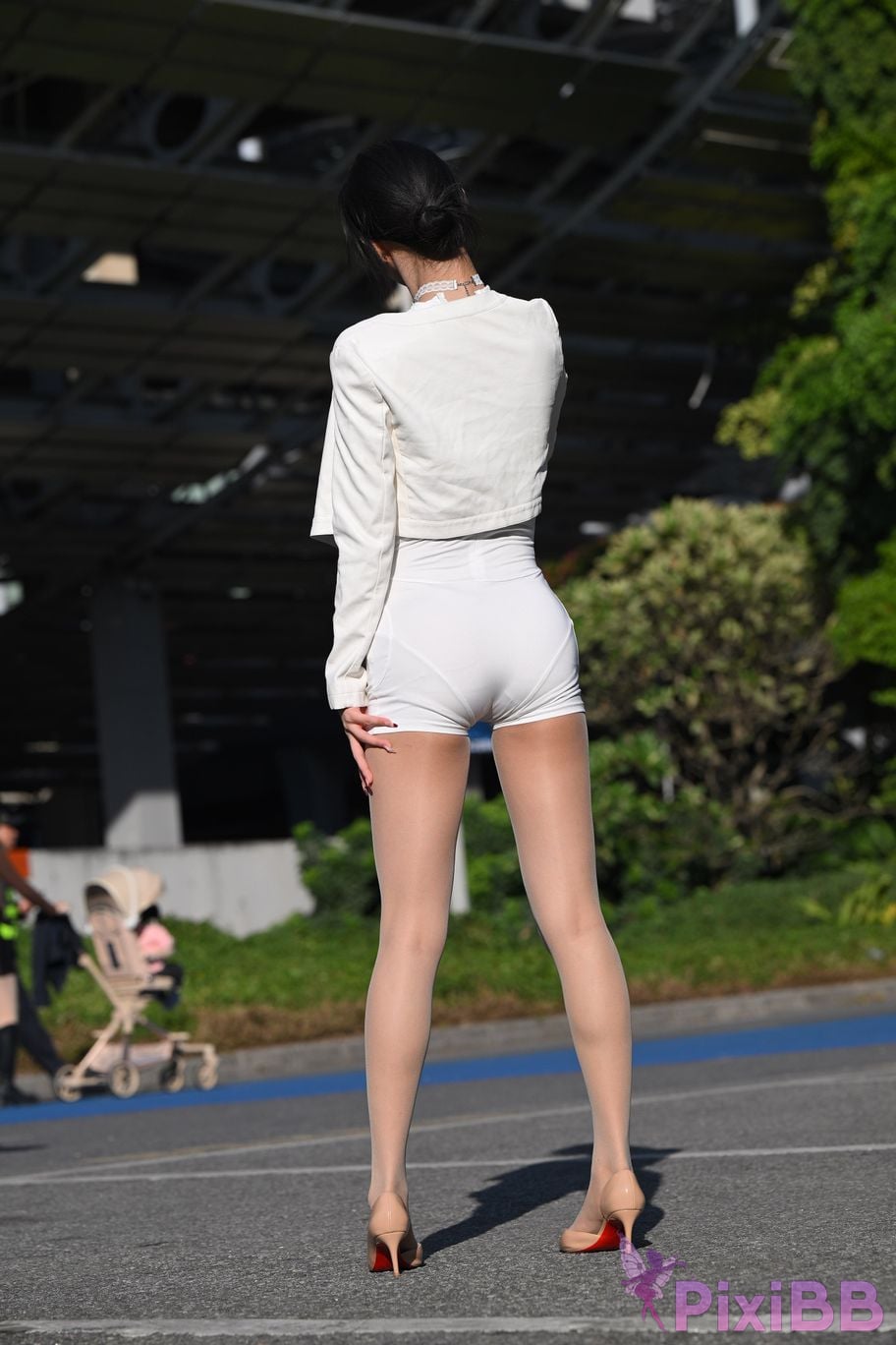 Featured Street Photography Works No.5631 Shredded Pork Long Legs Guoguo PixiBB.COM 200