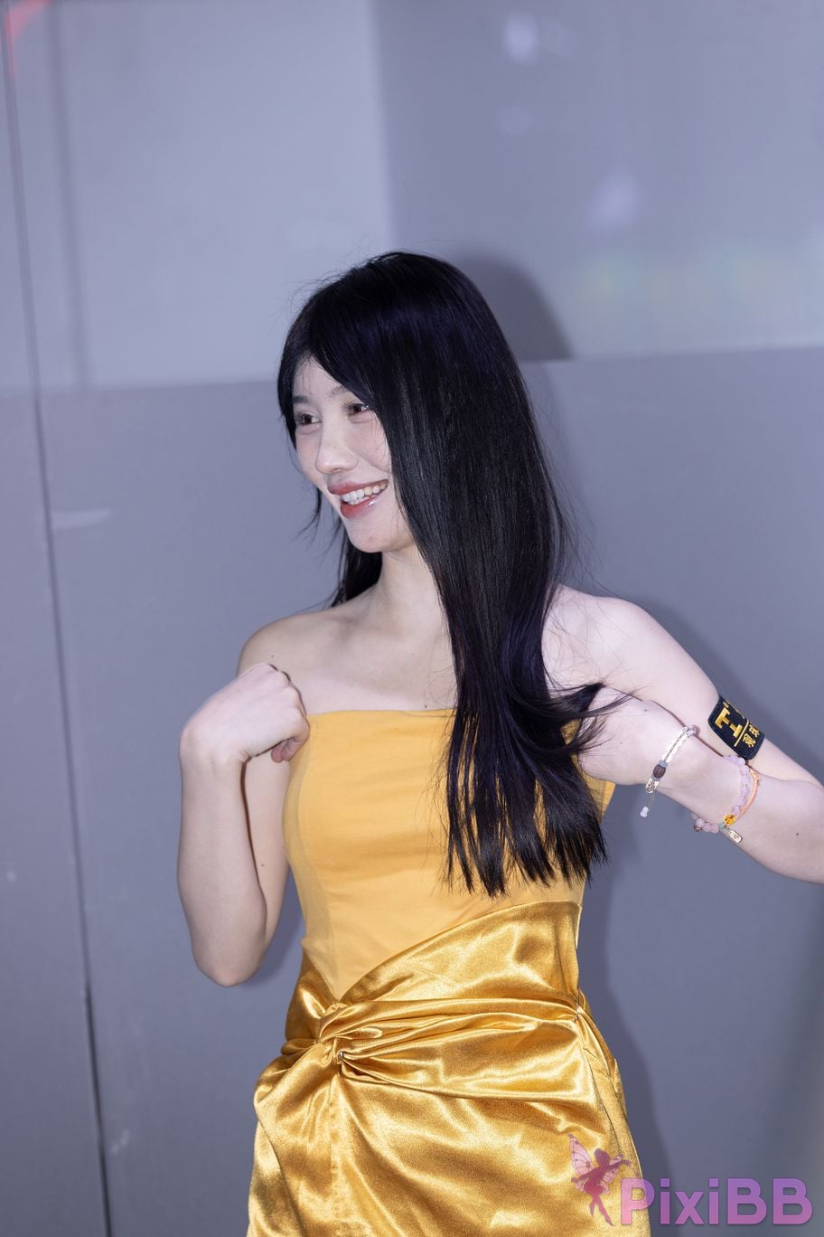 Featured Street Photography Works No.5633 Suspender yellow skirt Li Yien PixiBB.COM 026