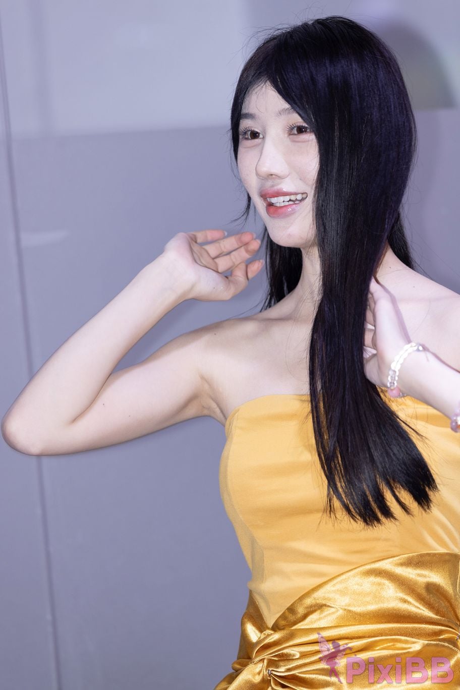 Featured Street Photography Works No.5633 Suspender yellow skirt Li Yien PixiBB.COM 027