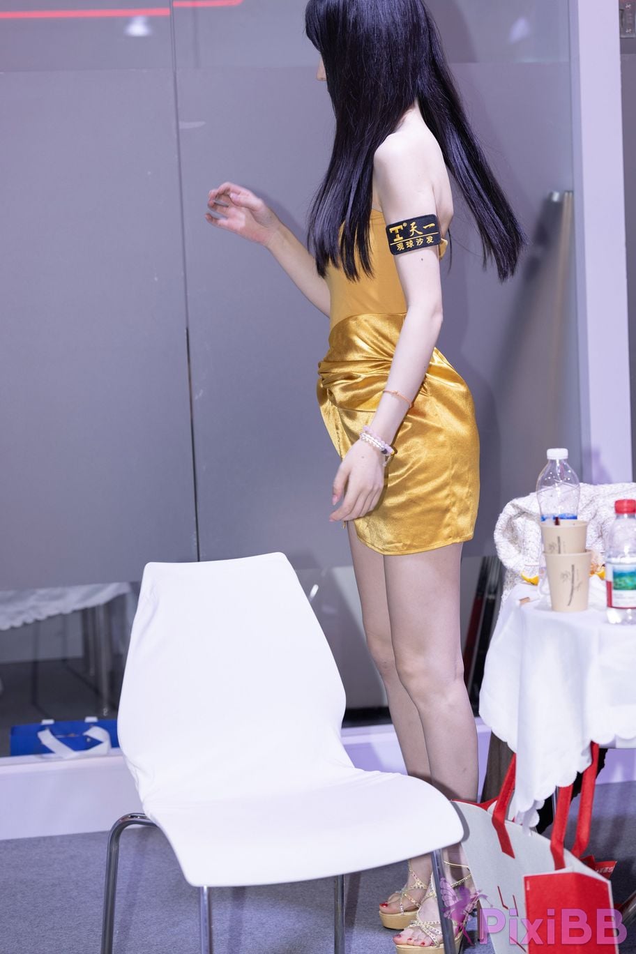 Featured Street Photography Works No.5633 Suspender yellow skirt Li Yien PixiBB.COM 044