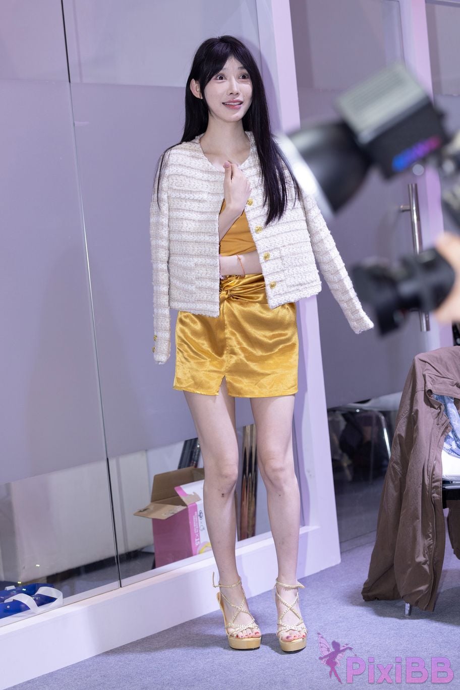 Featured Street Photography Works No.5633 Suspender yellow skirt Li Yien PixiBB.COM 055