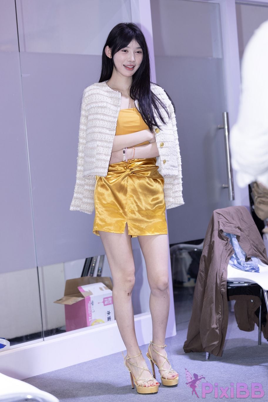 Featured Street Photography Works No.5633 Suspender yellow skirt Li Yien PixiBB.COM 069