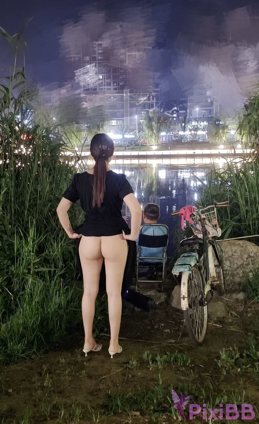 OtherXXX Qinger beautiful butt exposed in front of others Seducing the old man PixiBB.COM 002