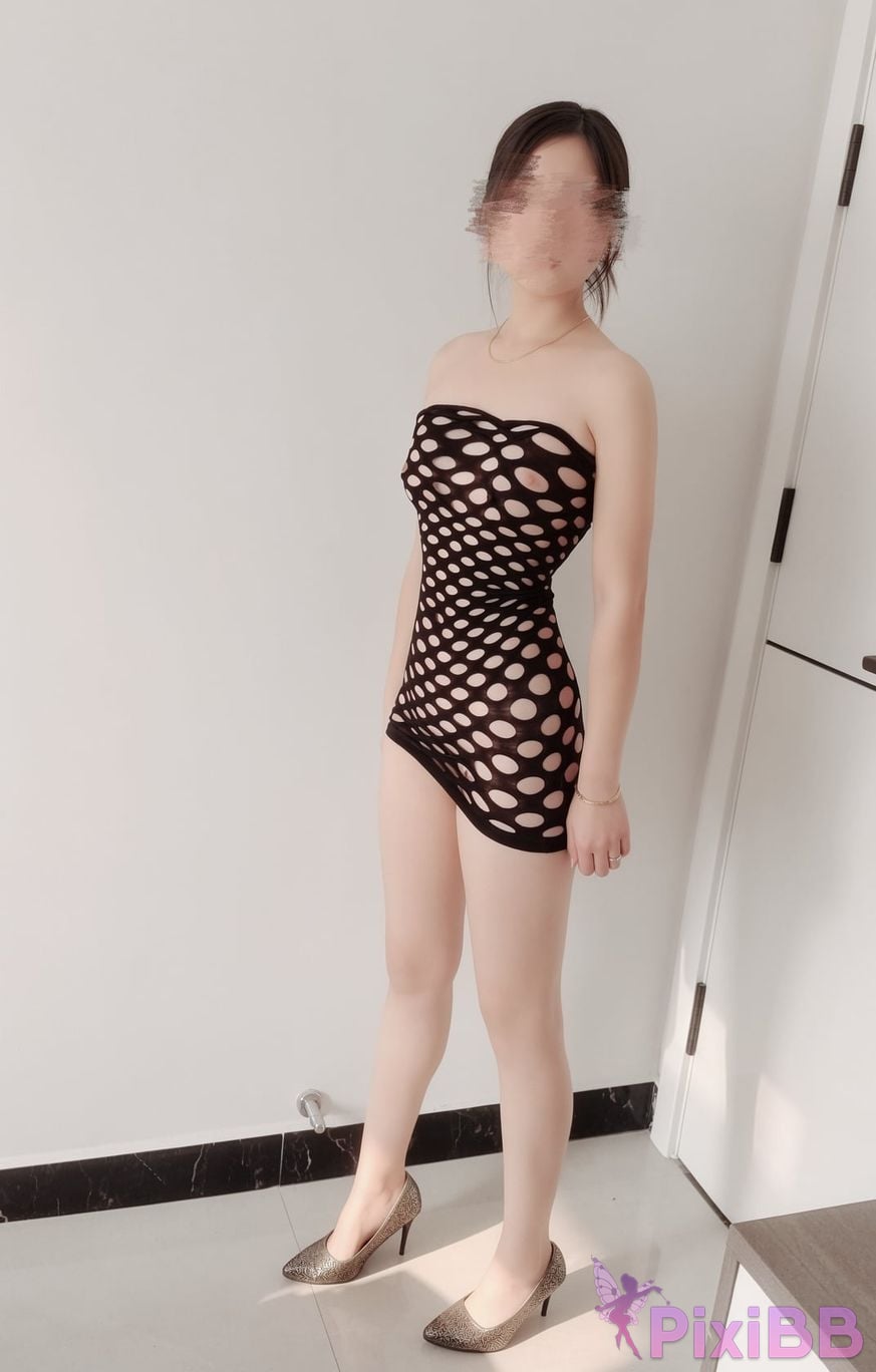 OtherXXX Qinger beautiful butt exposed in front of others Seducing the old man PixiBB.COM 061