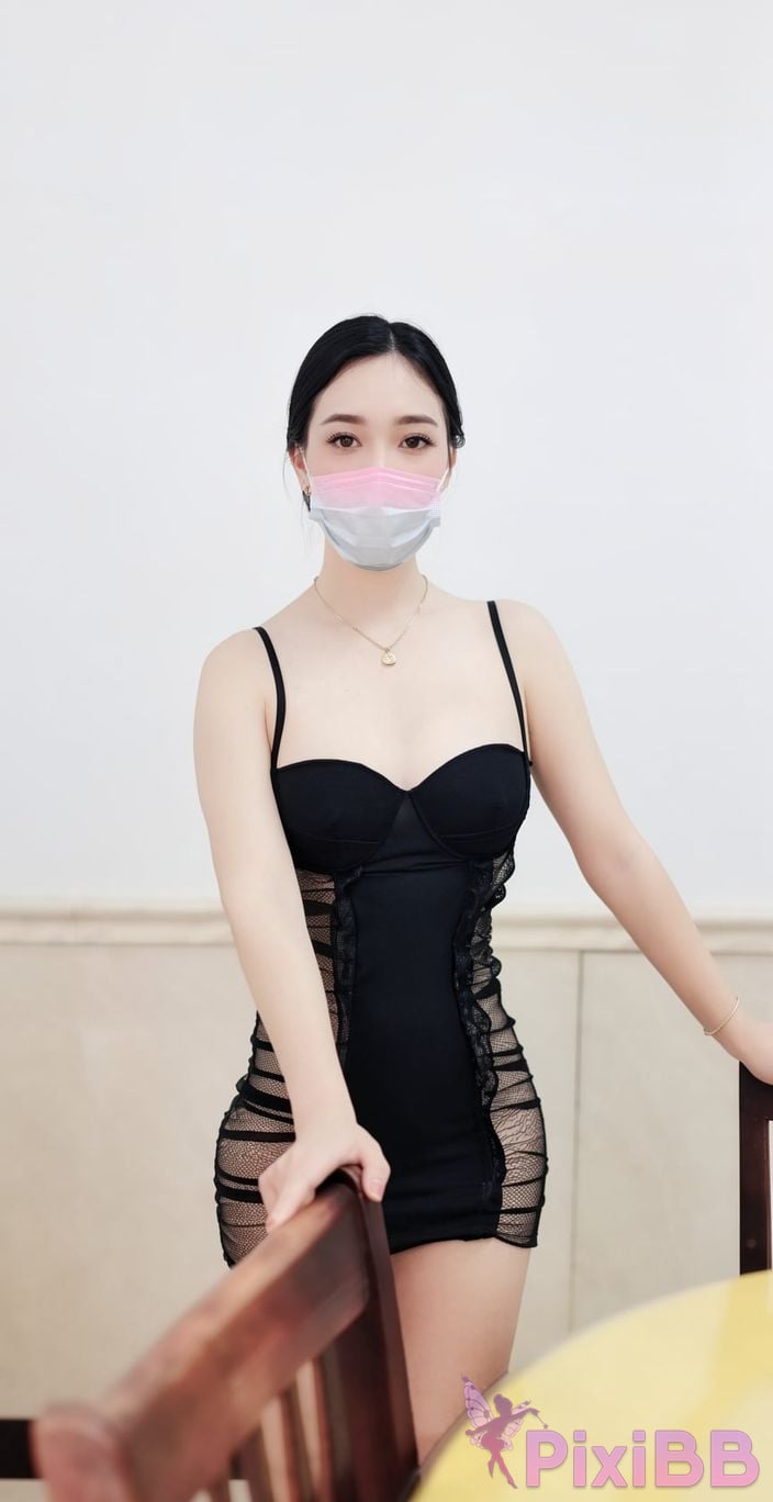 OtherXXX Qinger beautiful butt exposed in front of others Seducing the old man PixiBB.COM 086
