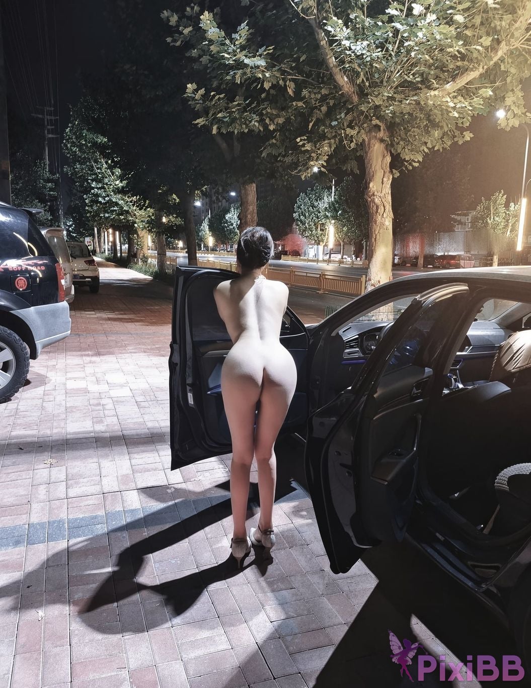 OtherXXX Qinger beautiful butt exposed in front of others Seducing the old man PixiBB.COM 198