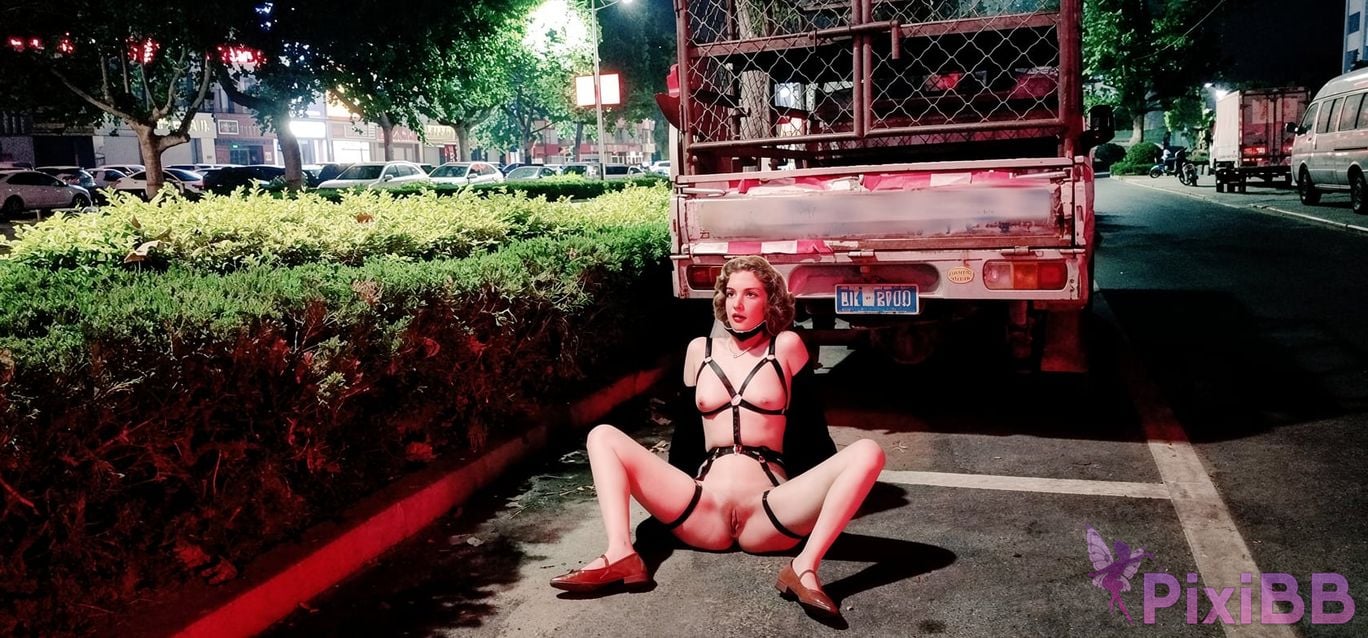 OtherXXX Qinger beautiful butt exposed in front of others Seducing the old man PixiBB.COM 200