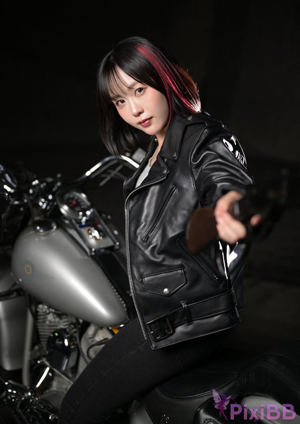 Japanese Idol Yuki Yomichi night snow Arms Magazine Digital Photo Collection BOOK in GUN ACTION PixiBB.COM 041