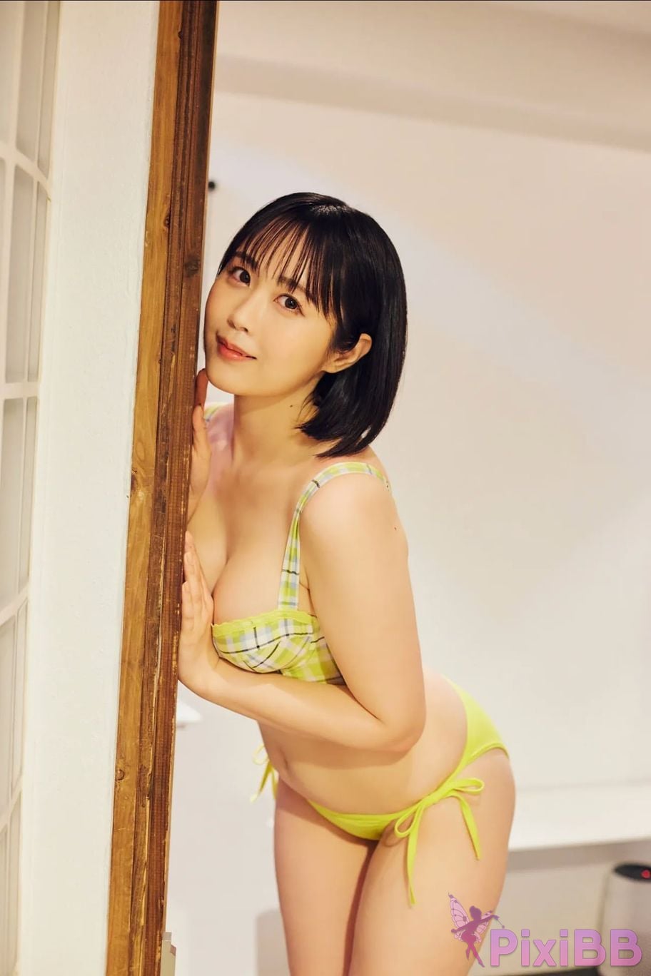 Japanese Idol Yuki Yomichi Night Road Snow FRIDAY Digital Photo Book Lets do it PixiBB.COM 120