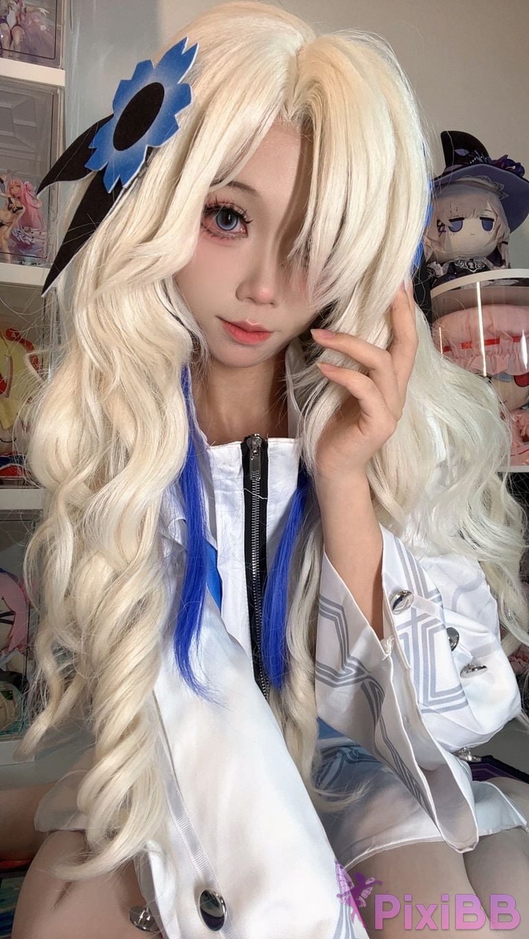 Cosplayer white oak Shirly Different world emotions PixiBB.COM 015.PNG