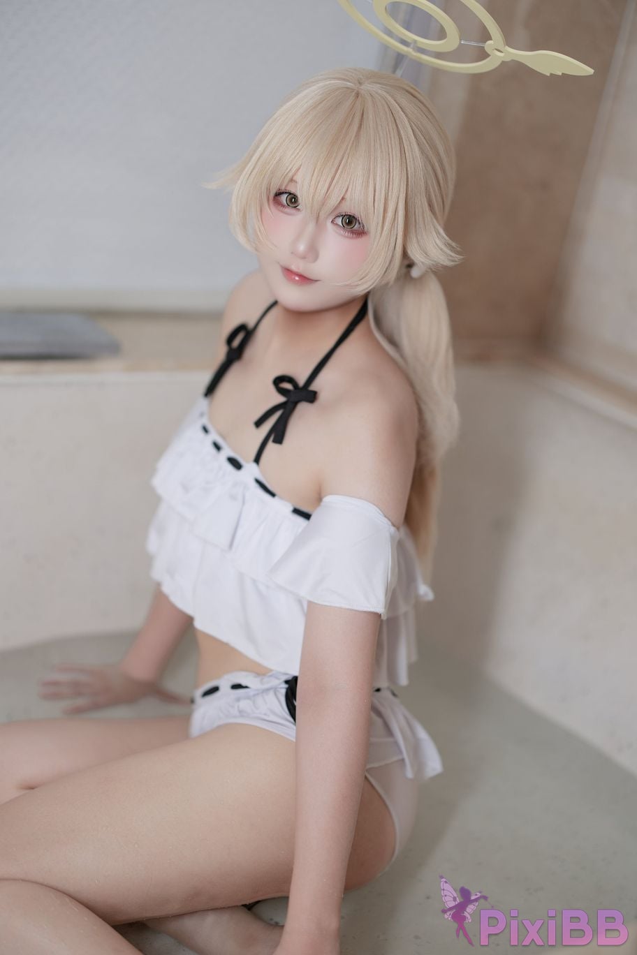 Cosplayer lunananya Blue Archive Ajigu Rifumei Swimwear PixiBB.COM 011