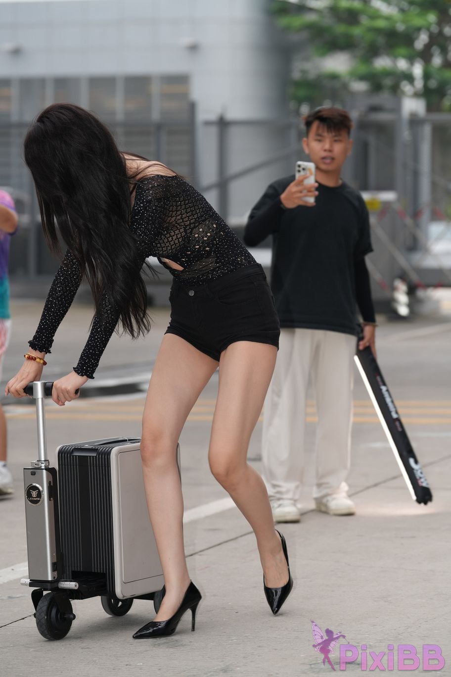 Featured Street Photography Works No.5649 High heels and long legs PixiBB.COM 091
