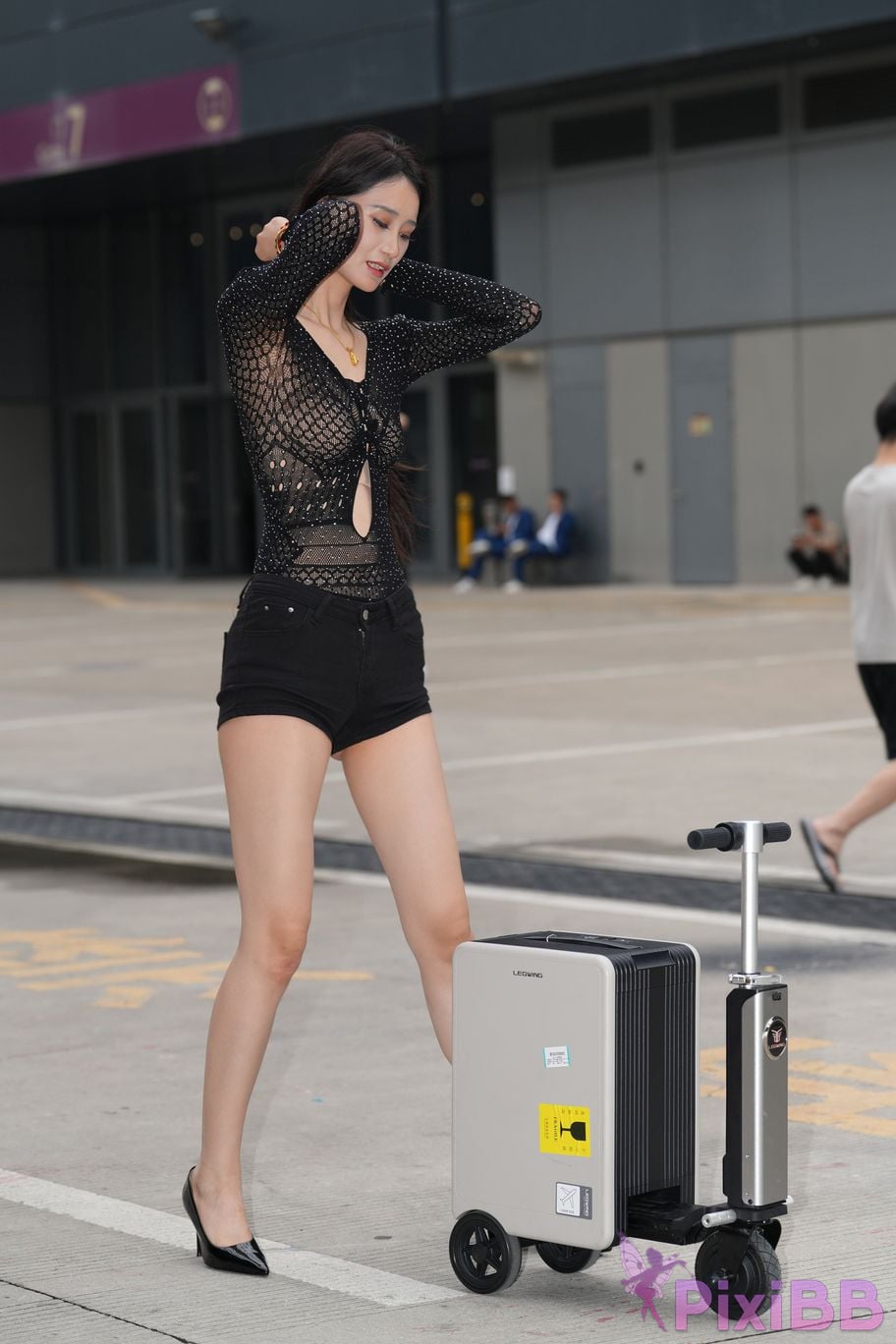 Featured Street Photography Works No.5649 High heels and long legs PixiBB.COM 110