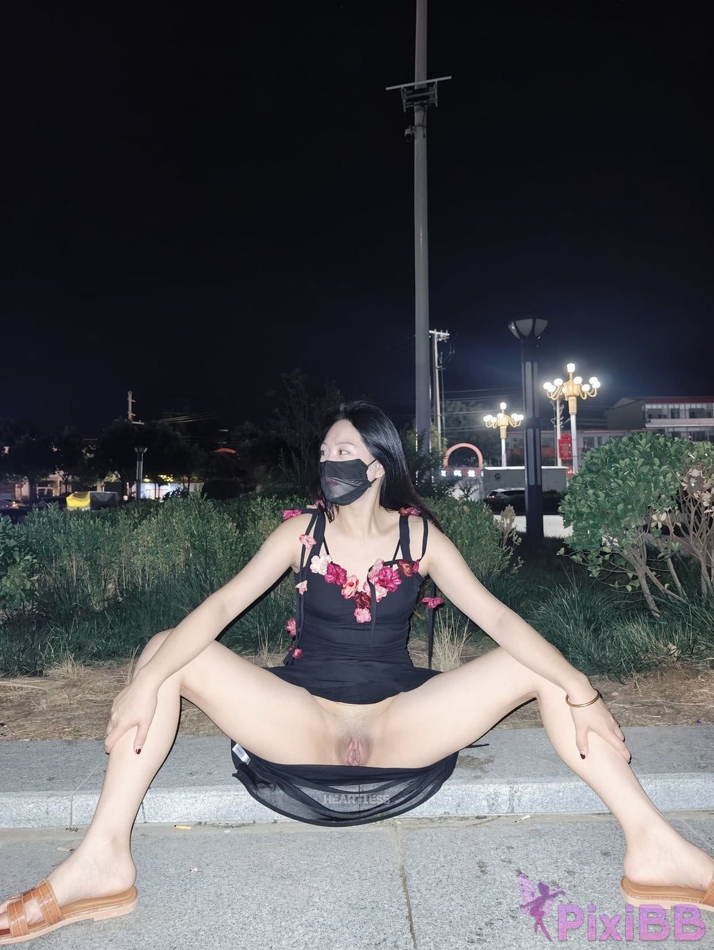 OtherXXX HESRTLESS Top slutty wife reveals too much P Private photography benefits PixiBB.COM 002