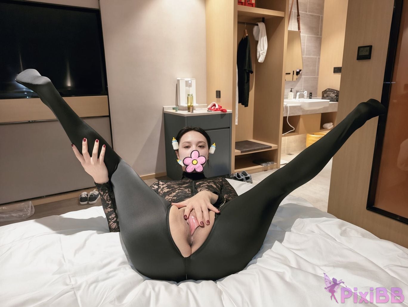 OtherXXX HESRTLESS Top slutty wife reveals too much P Private photography benefits PixiBB.COM 112